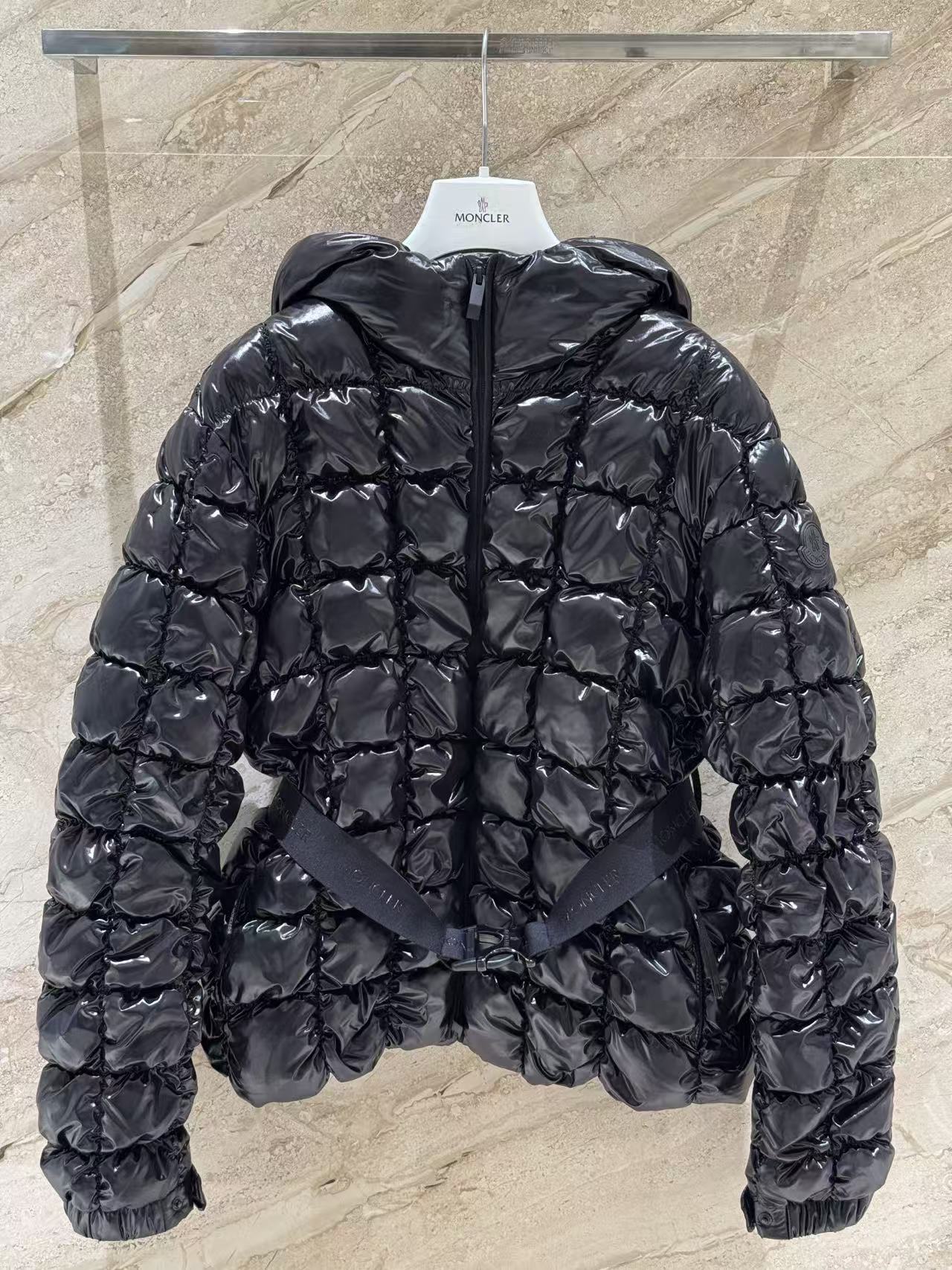 雙十一重磅特惠福利-Moncler   Eynard 精品連帽羽絨外套