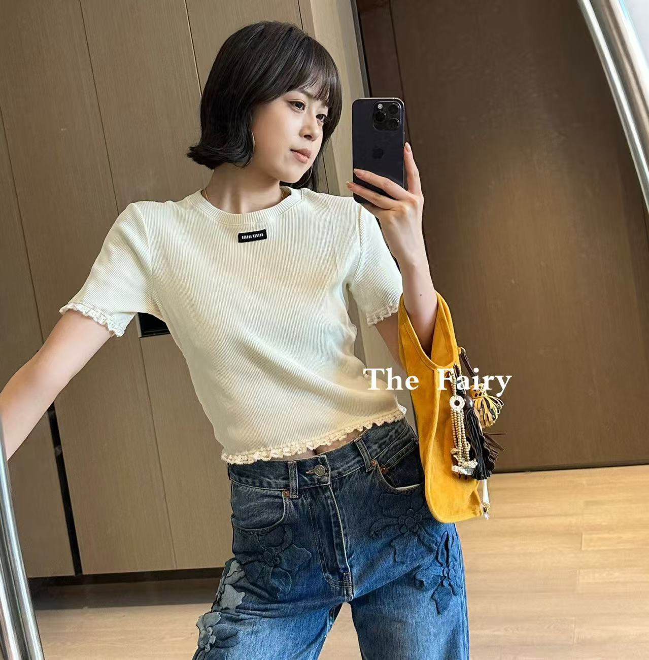 社團重磅福利款-MIU MIU 字母徽標蕾絲邊針織短袖