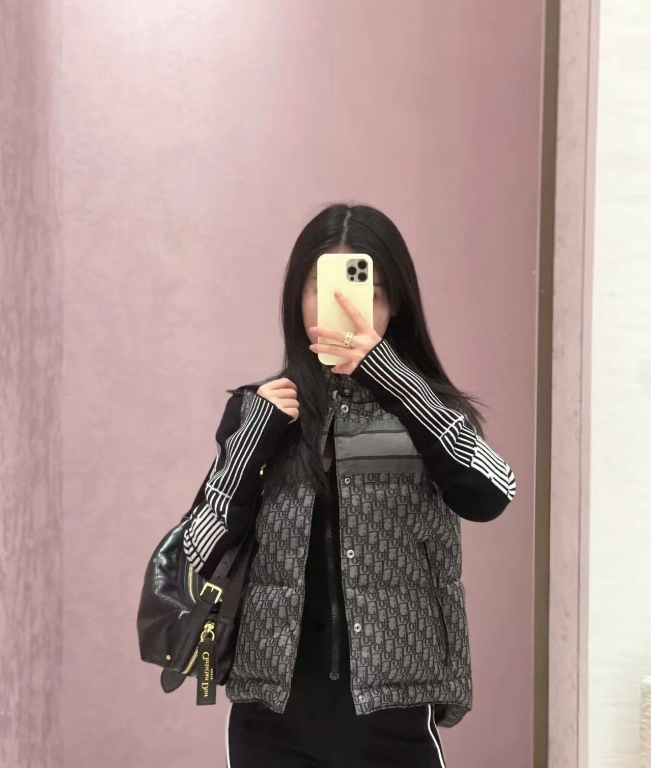 Dior 滿版老花羽絨背心