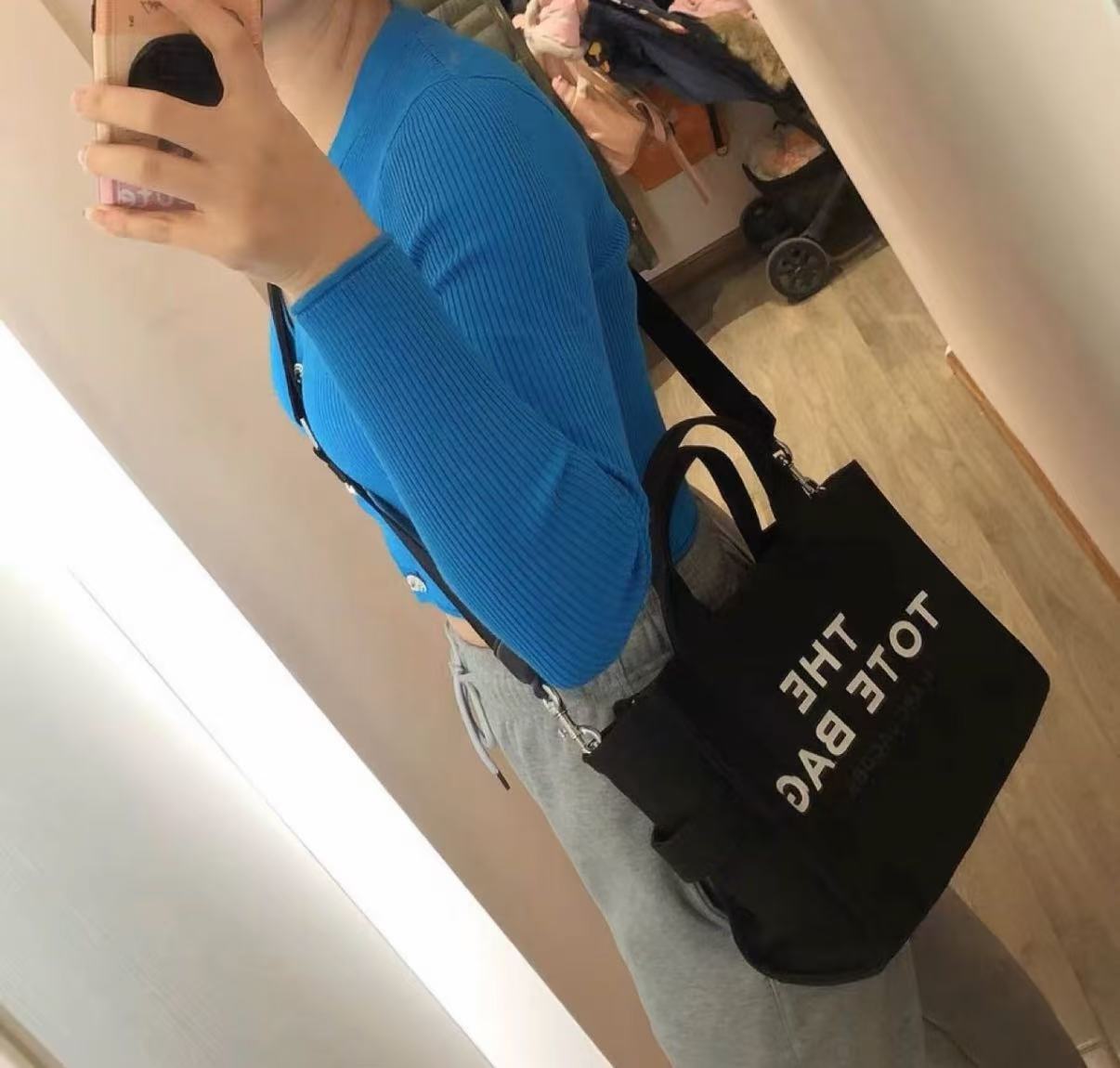 秋冬重磅特惠福利-Marc Jacobs 字母帆布托特包,時尚復刻