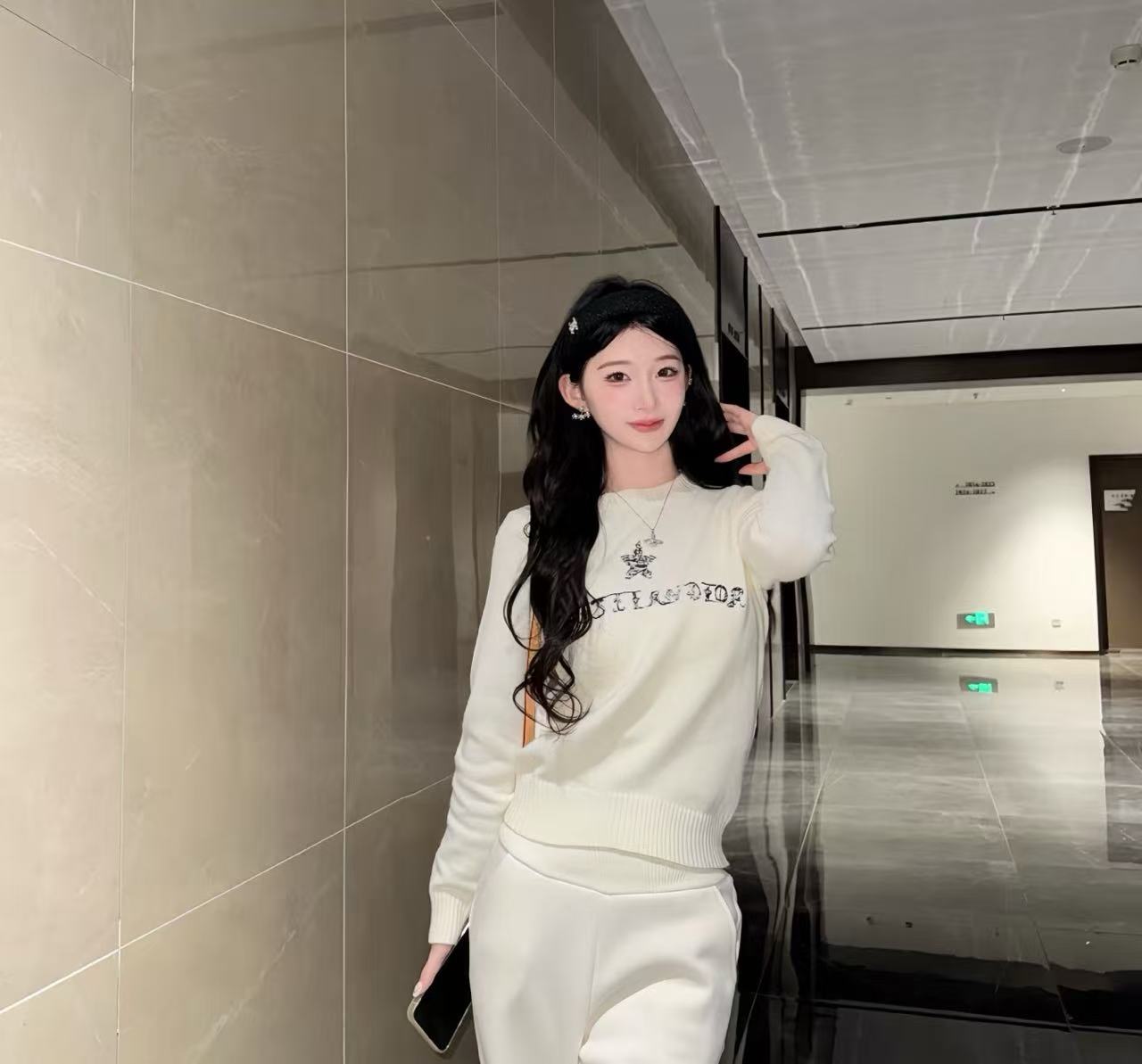 Dior  幸運星字母刺繡羊絨針織衫 精品復刻