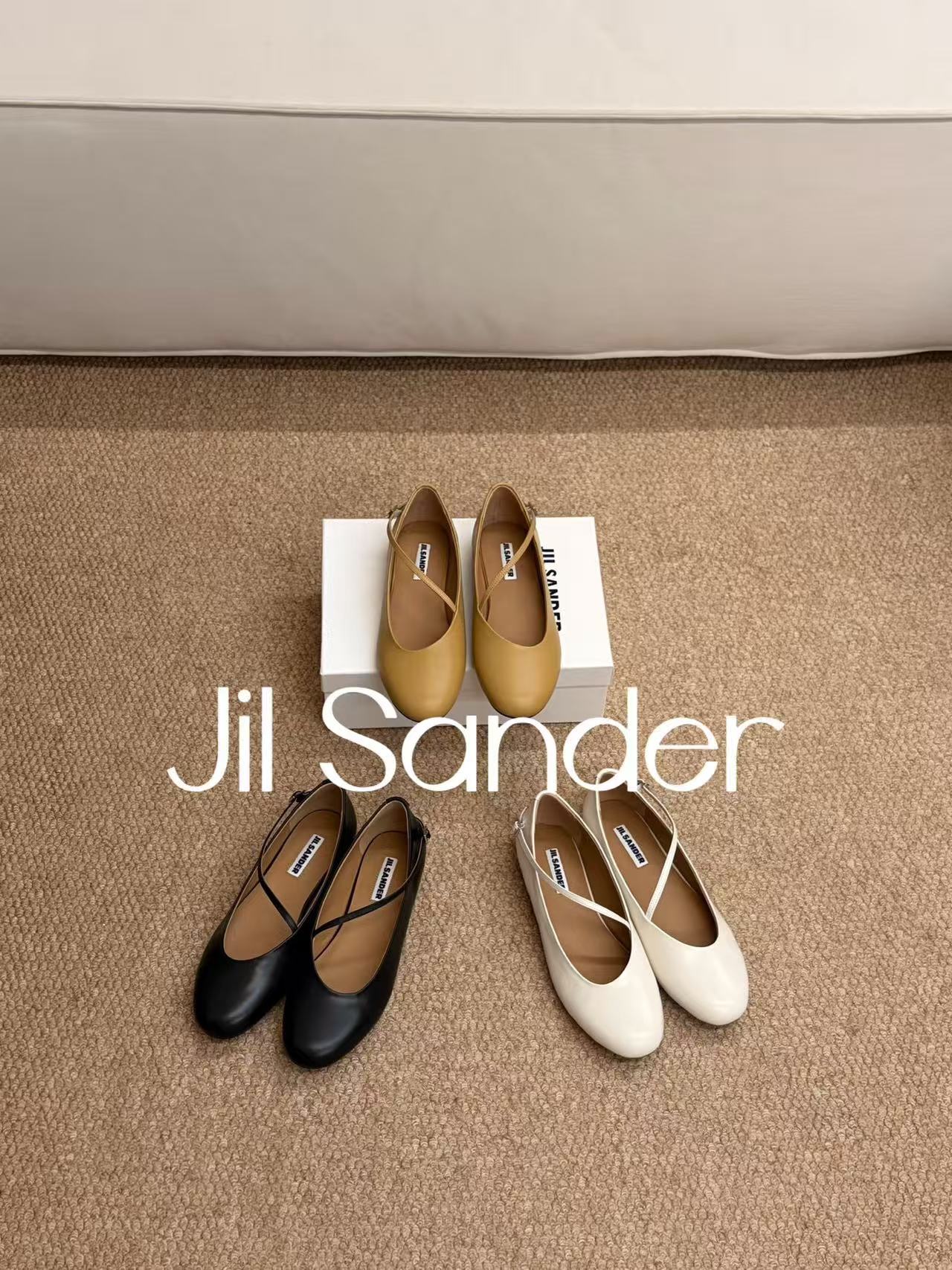 JIL SANDER  圓頭斜搭扣瑪麗珍時尚精品