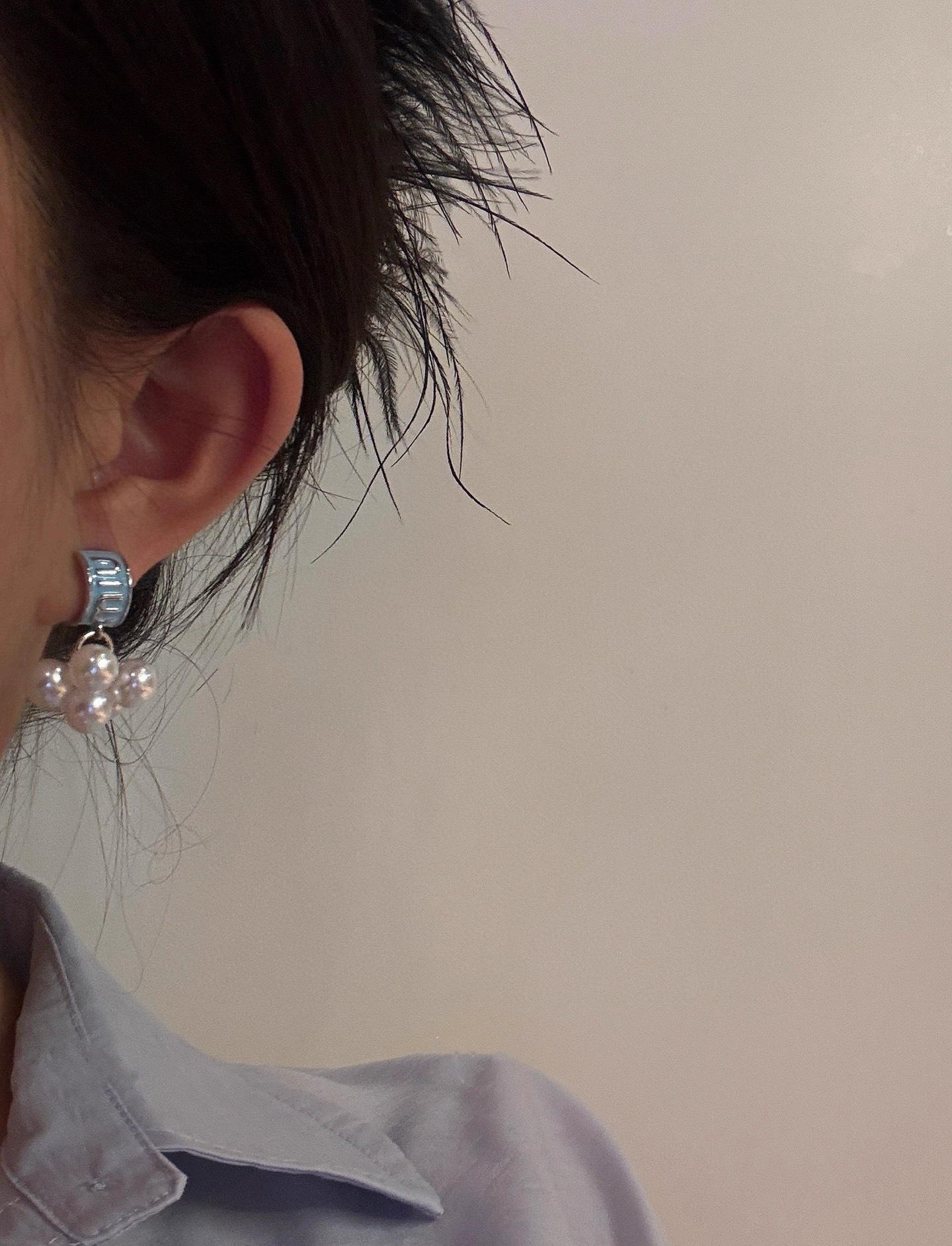 MIU MIU 字母小半圈吊珍珠耳環 精品 精工