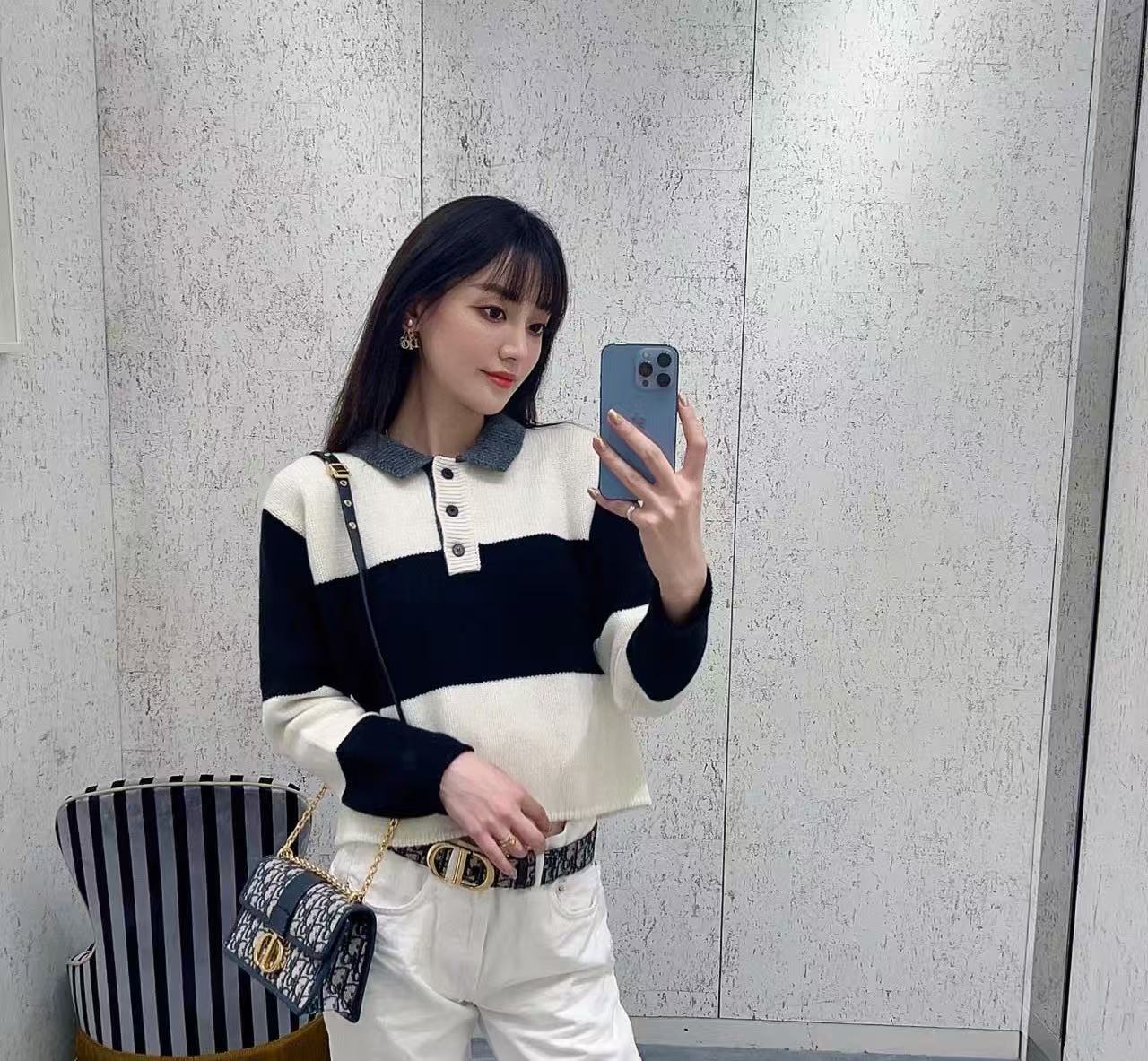 雙十一重磅福利款-Dior 羊絨黑白條紋8字翻領毛衣 精工 精品