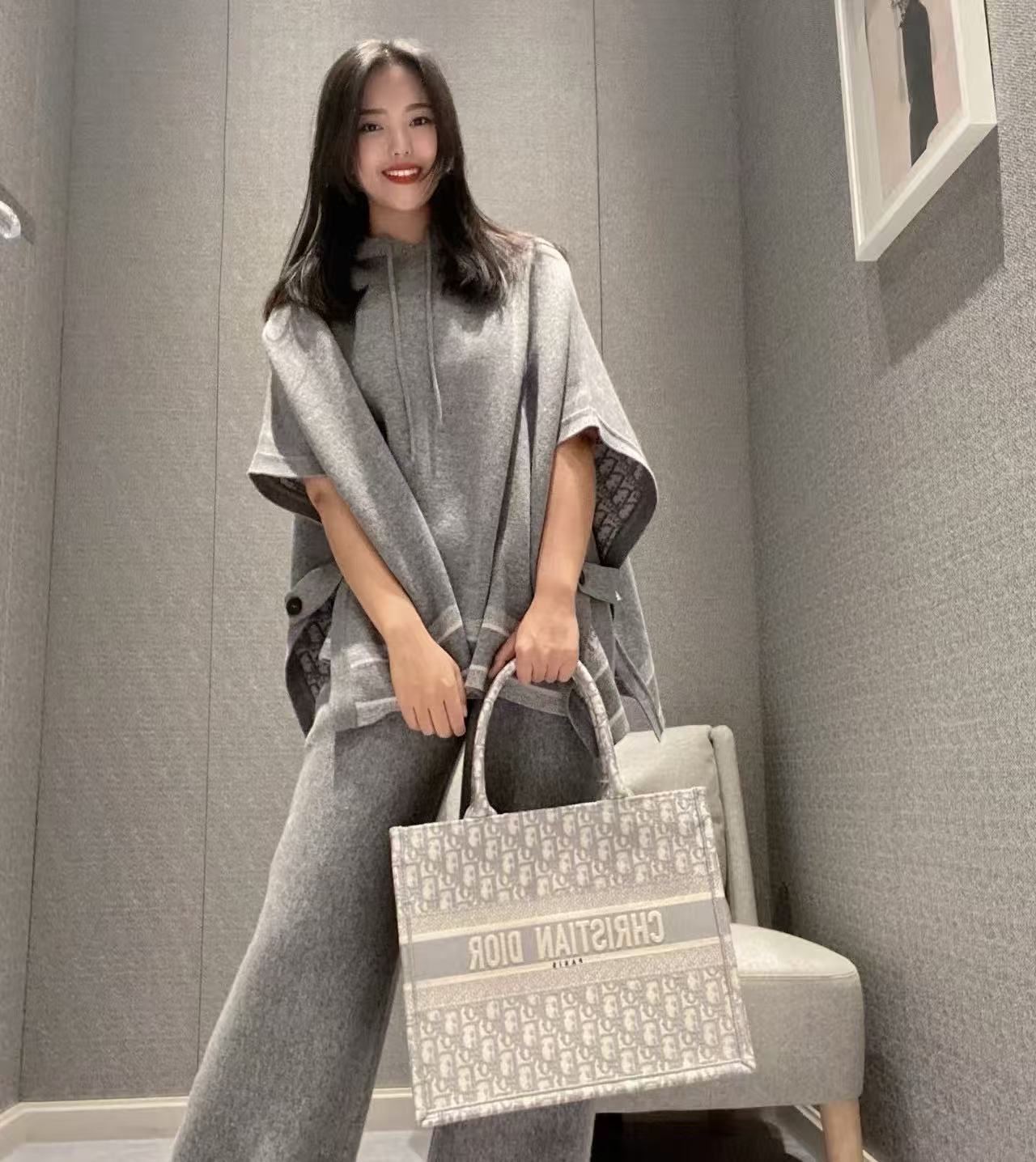 Dior 雙面穿老花羊绒斗篷 精工 精品