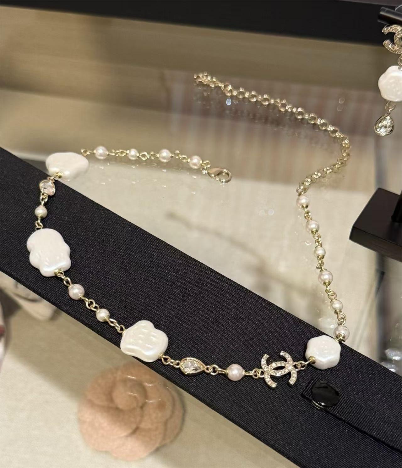 Chanel  淺金雲朵滿鑽短項鍊 精品 精工