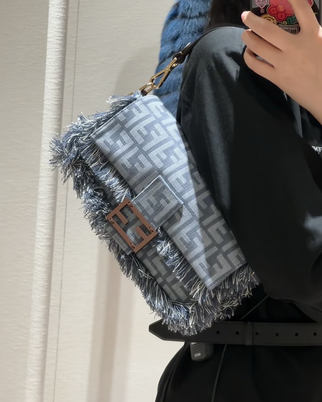Fendi 流蘇牛仔Baguette法棍包 精品 1:1