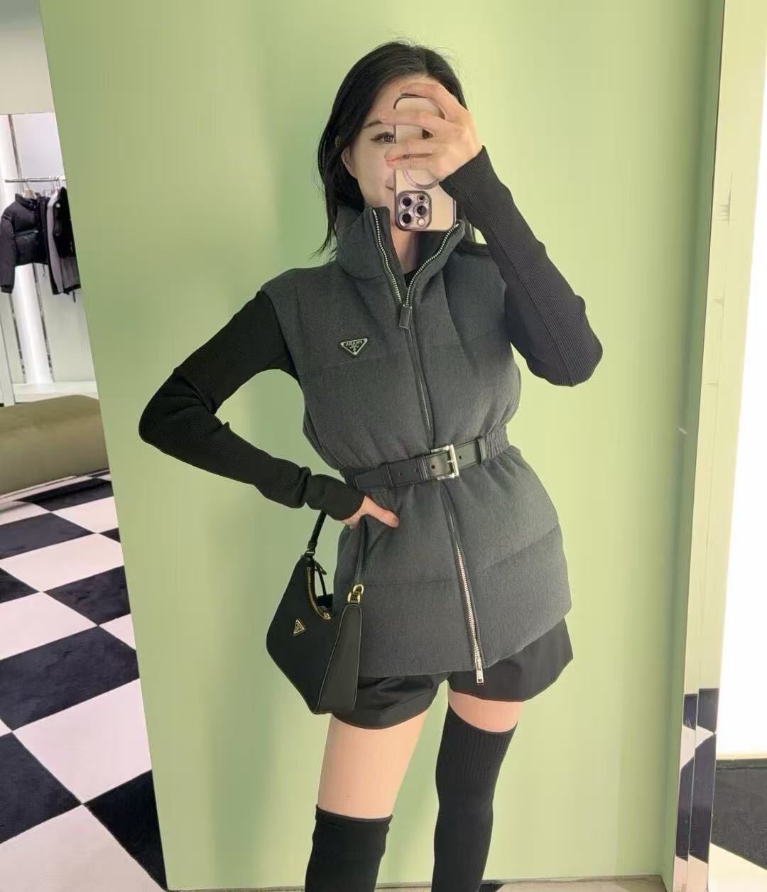 Prada 三角標立領收腰羽絨背心 精品 復刻