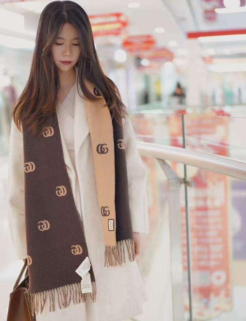 雙十一重磅特惠福利- Gucci 復古雙G格紋提花精品圍巾
