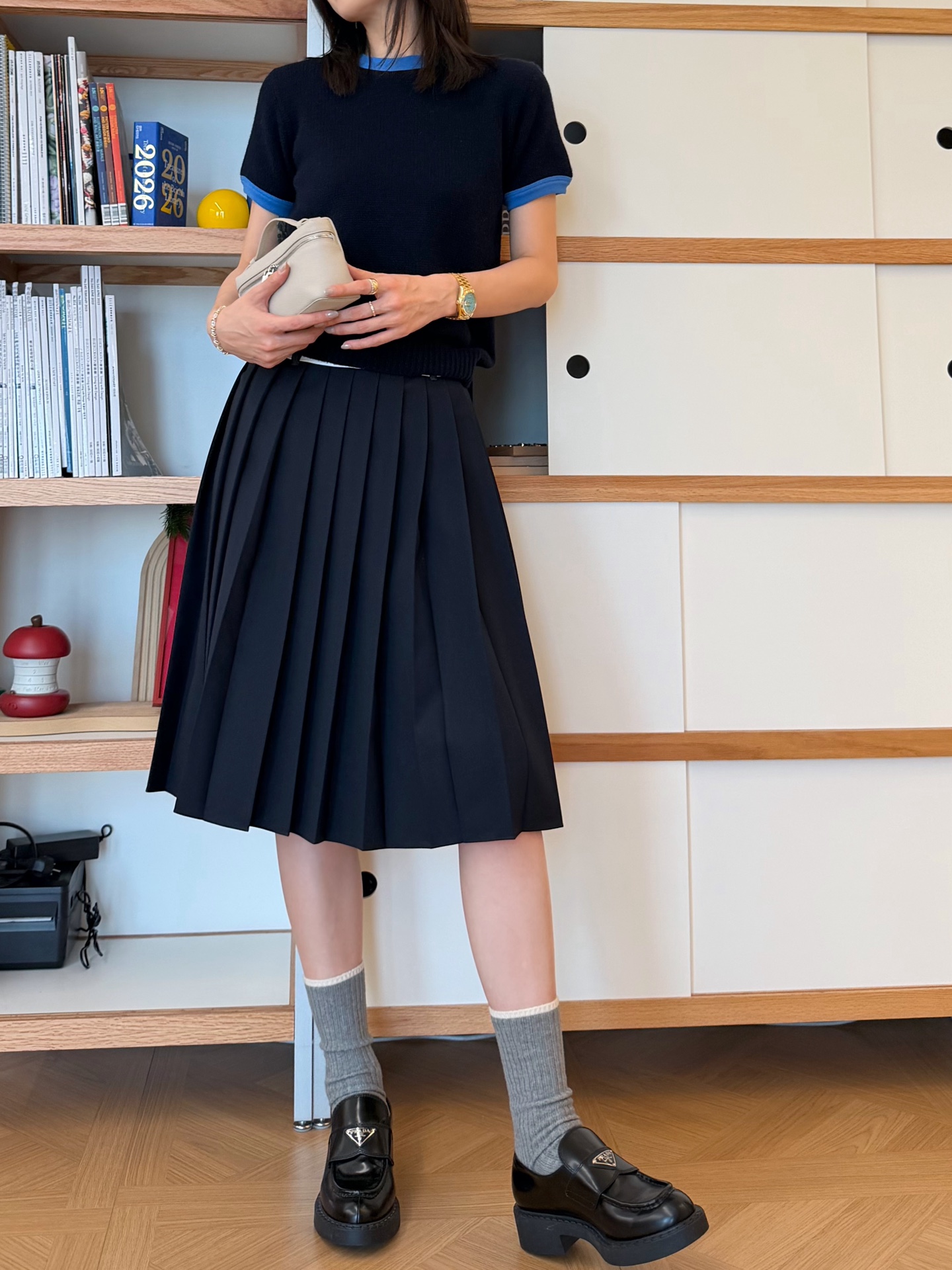 Prada   藏青色中長款百褶裙 精品 精工