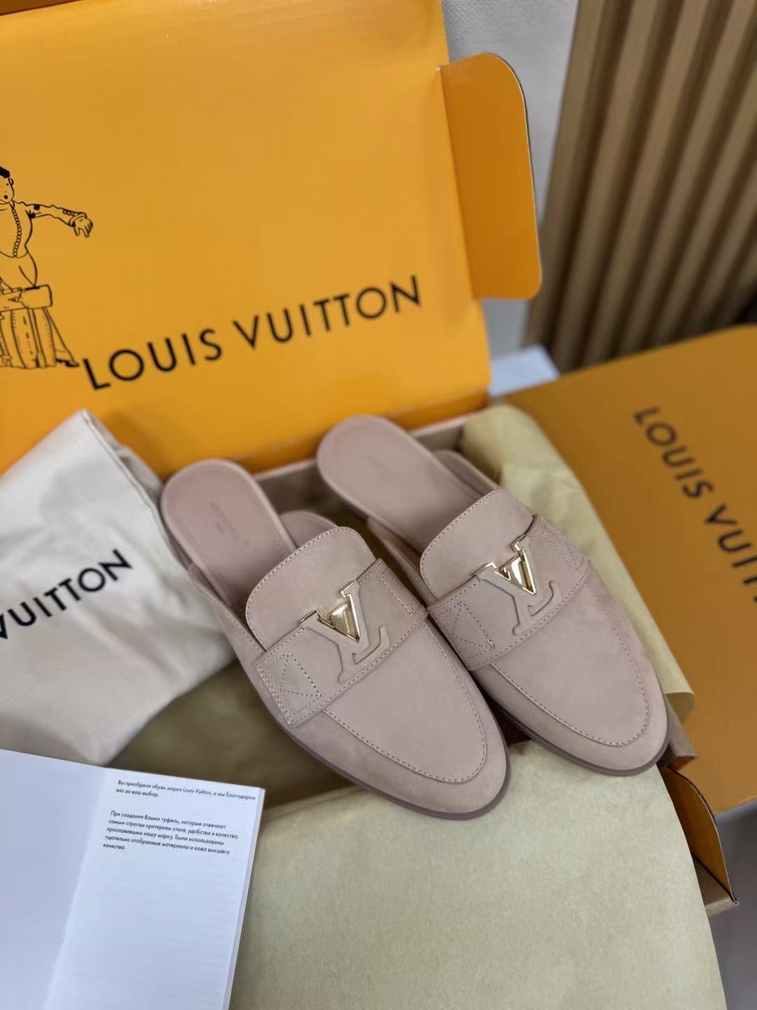 Louis Vuitton 麂皮穆勒拖鞋 精工 精品