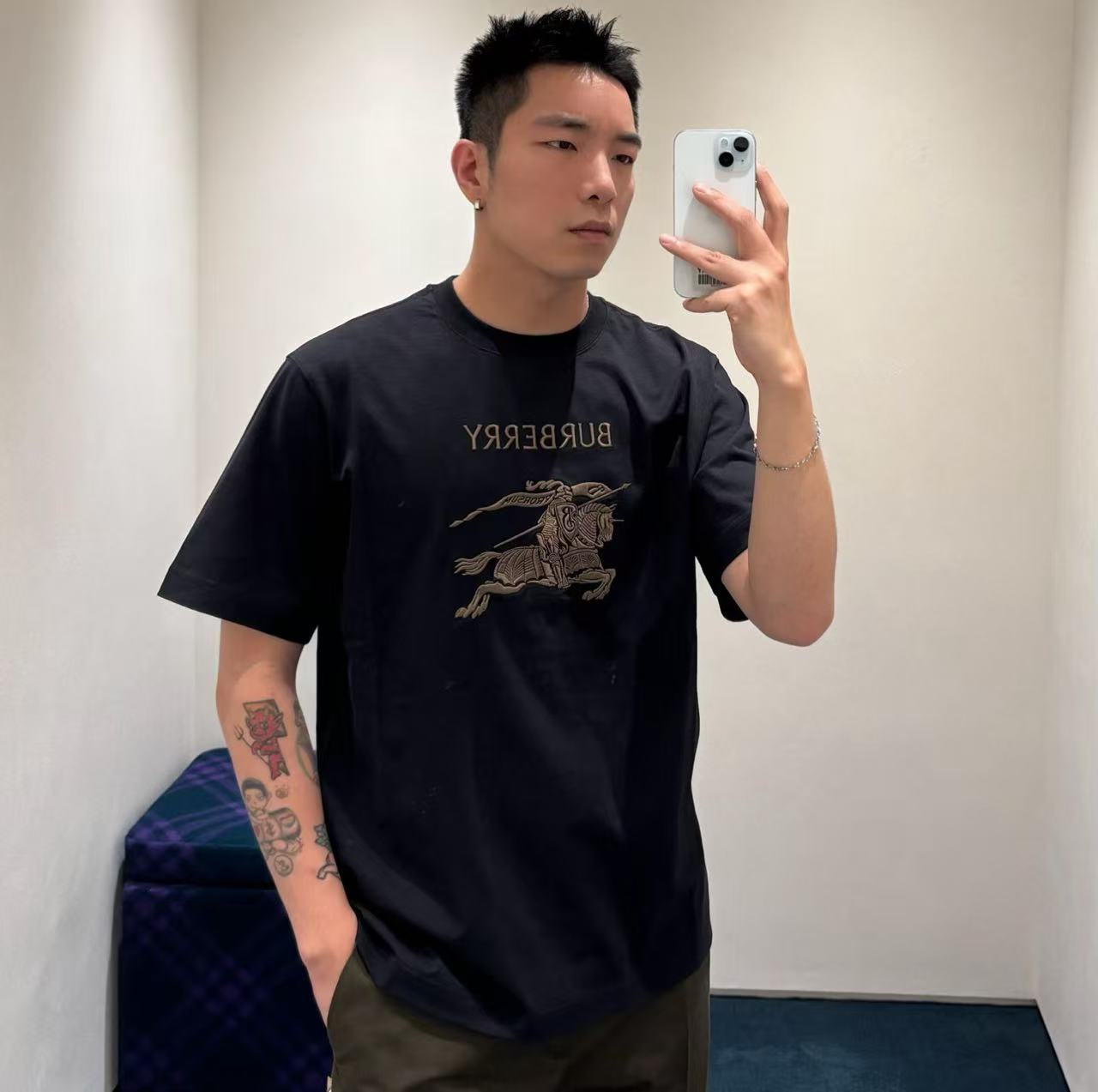 Burberry   戰馬刺繡短袖 精品 精工