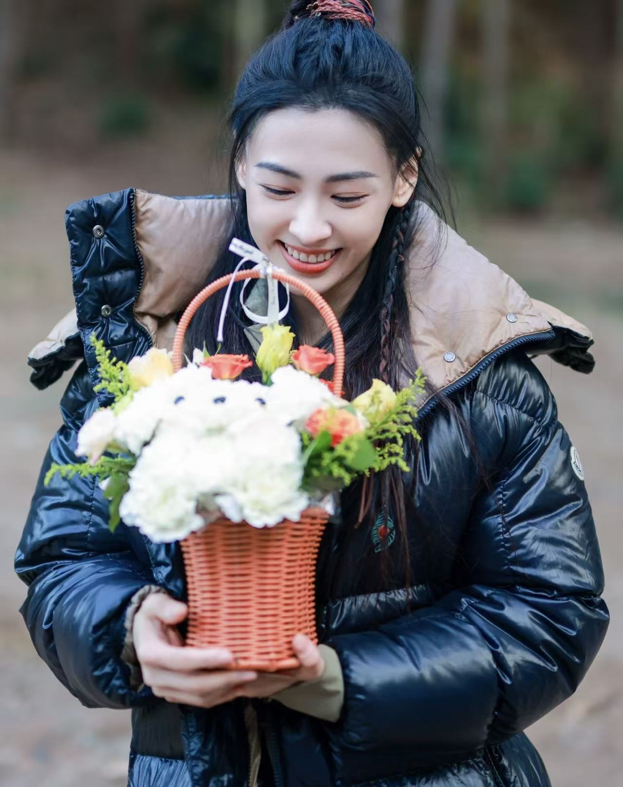 Moncler Parnaiba 女士長款連帽羽絨服 雜誌款 高仿