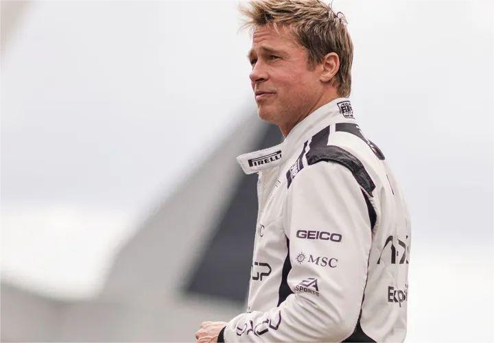 61歲皮特帥炸了！《F1》50件單品全解析，老錢風穿衣，戴萬國開賓士…