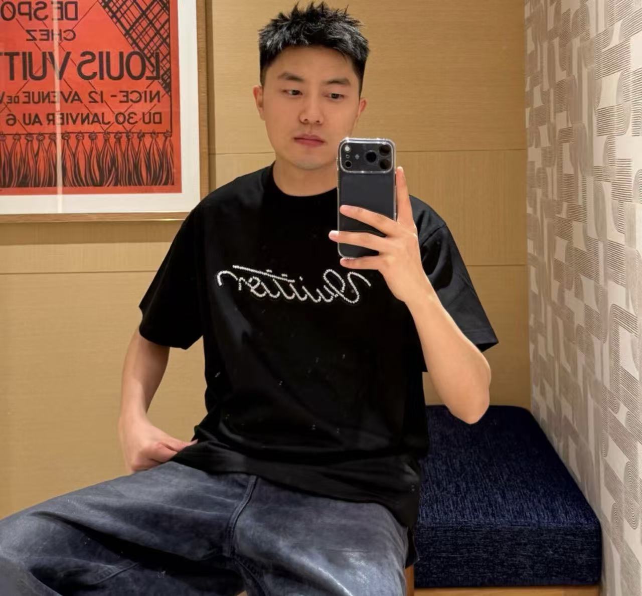 Louis Vuitton 串珠繡手寫字母連帽衛衣 精品 高仿