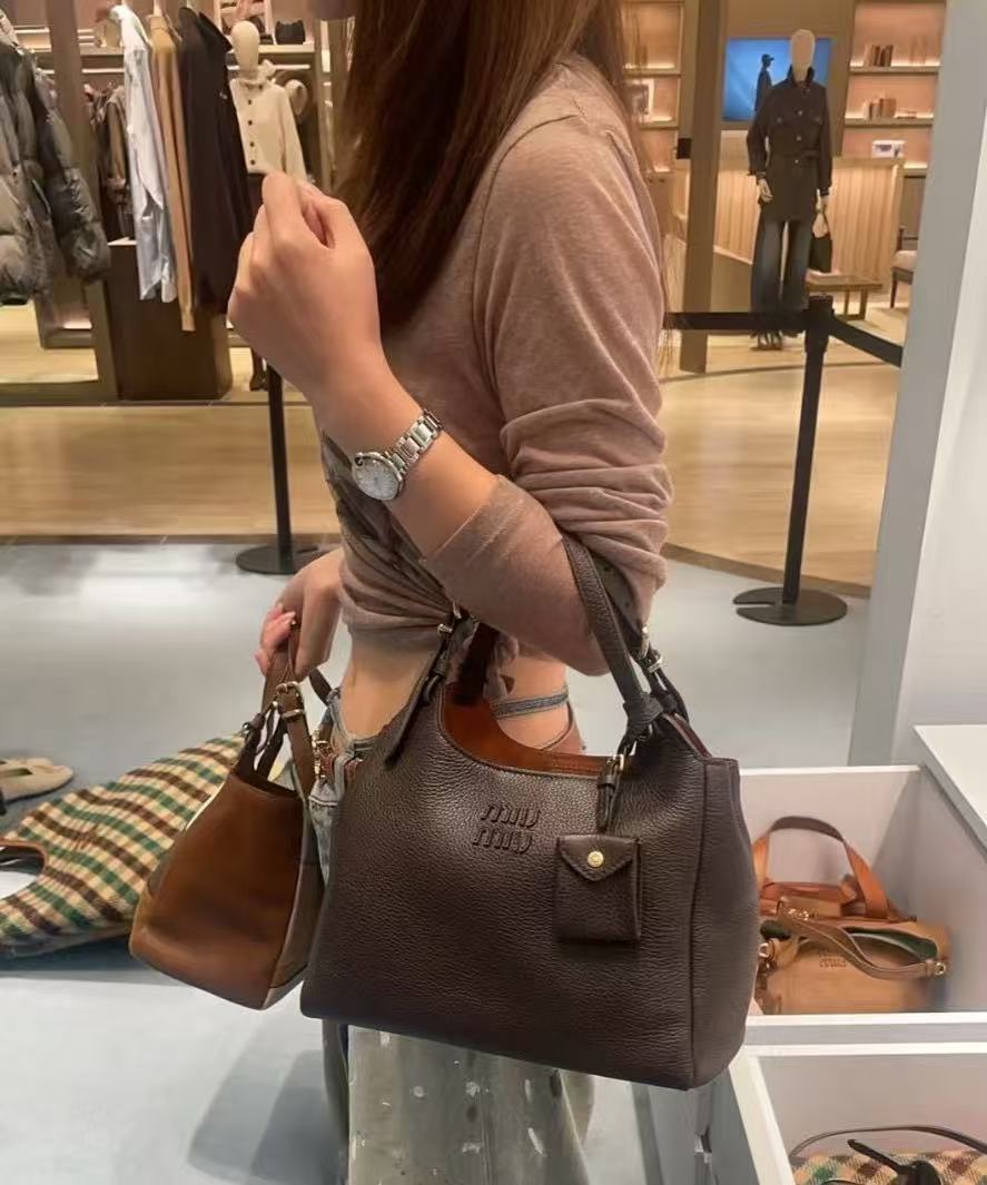 MIU MIU 伊勢丹限定奢侈品籃子包