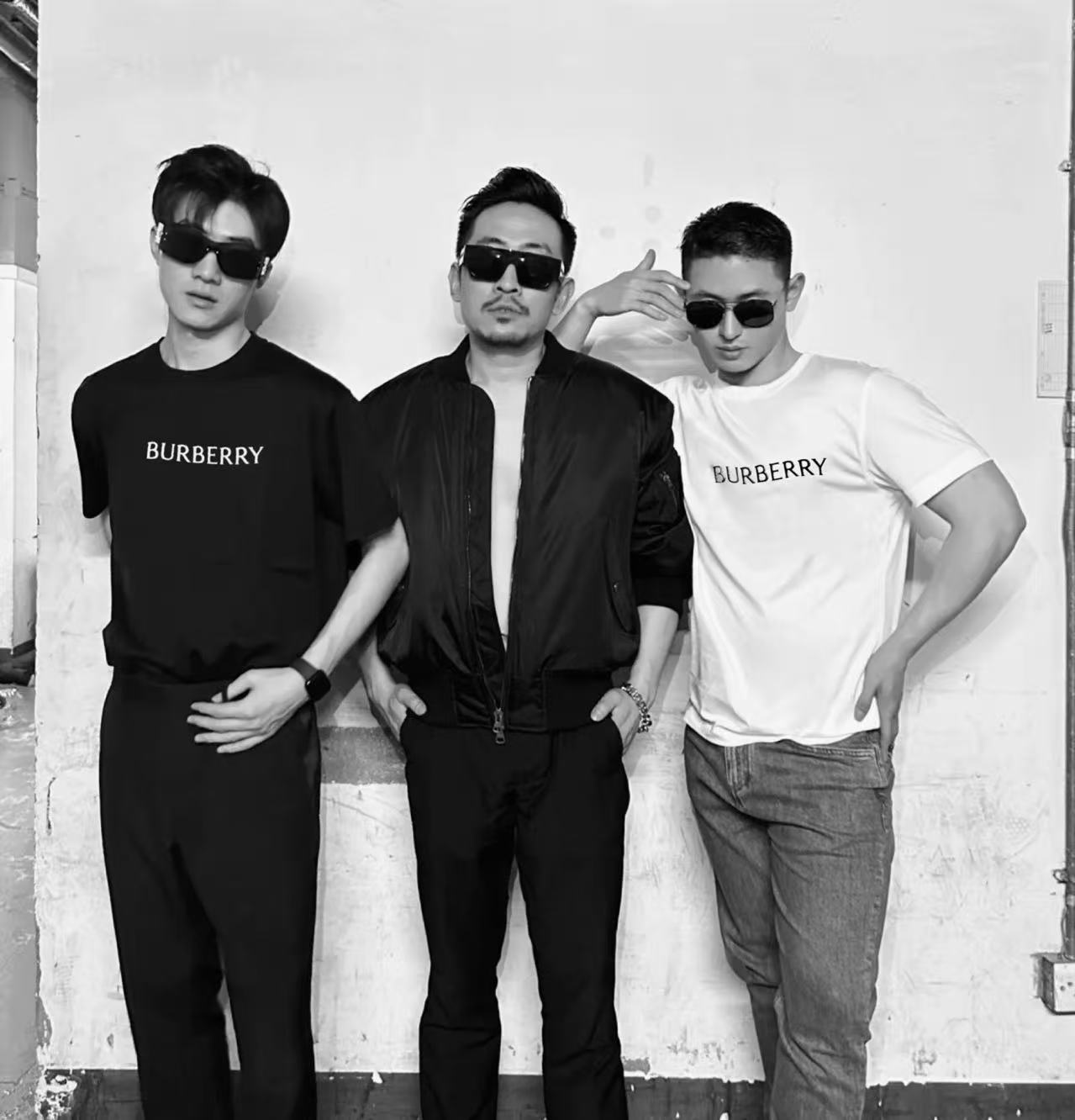 Burberry  經典字母印製短袖 精品 時尚