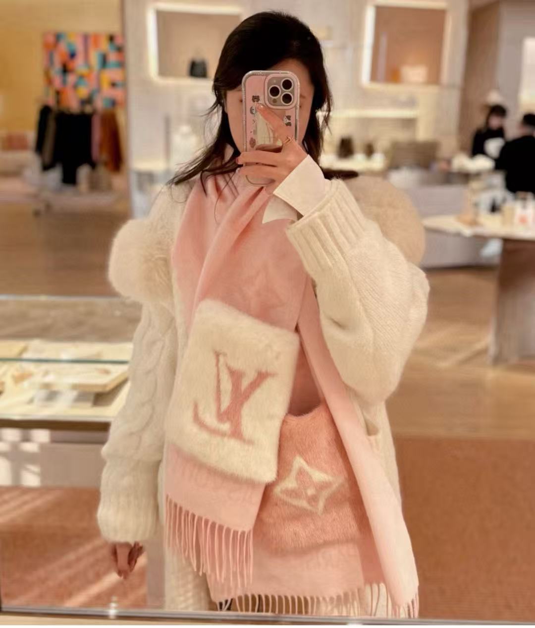 雙十一重磅福利款-Louis Vuitton 精品 口袋款披肩圍巾