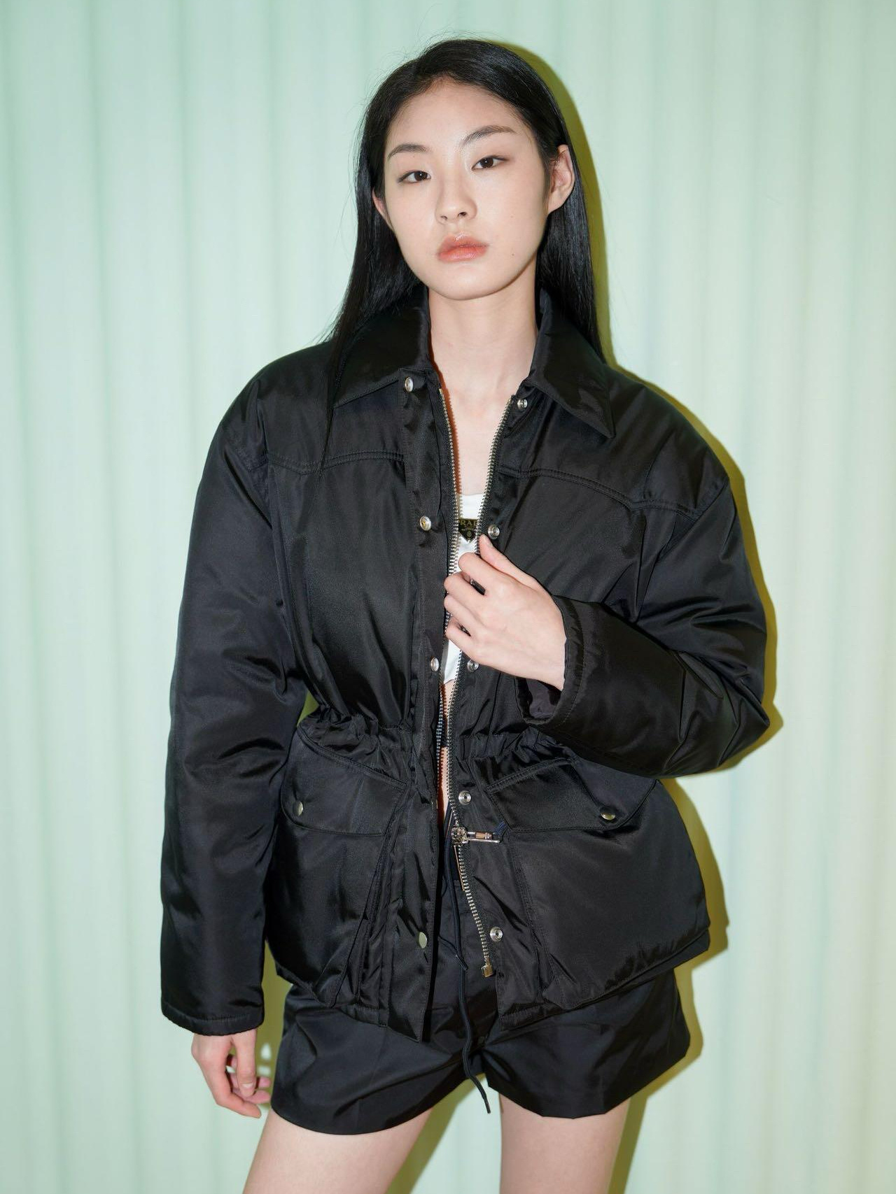  Prada  工裝收腰羽絨服 精品 時尚