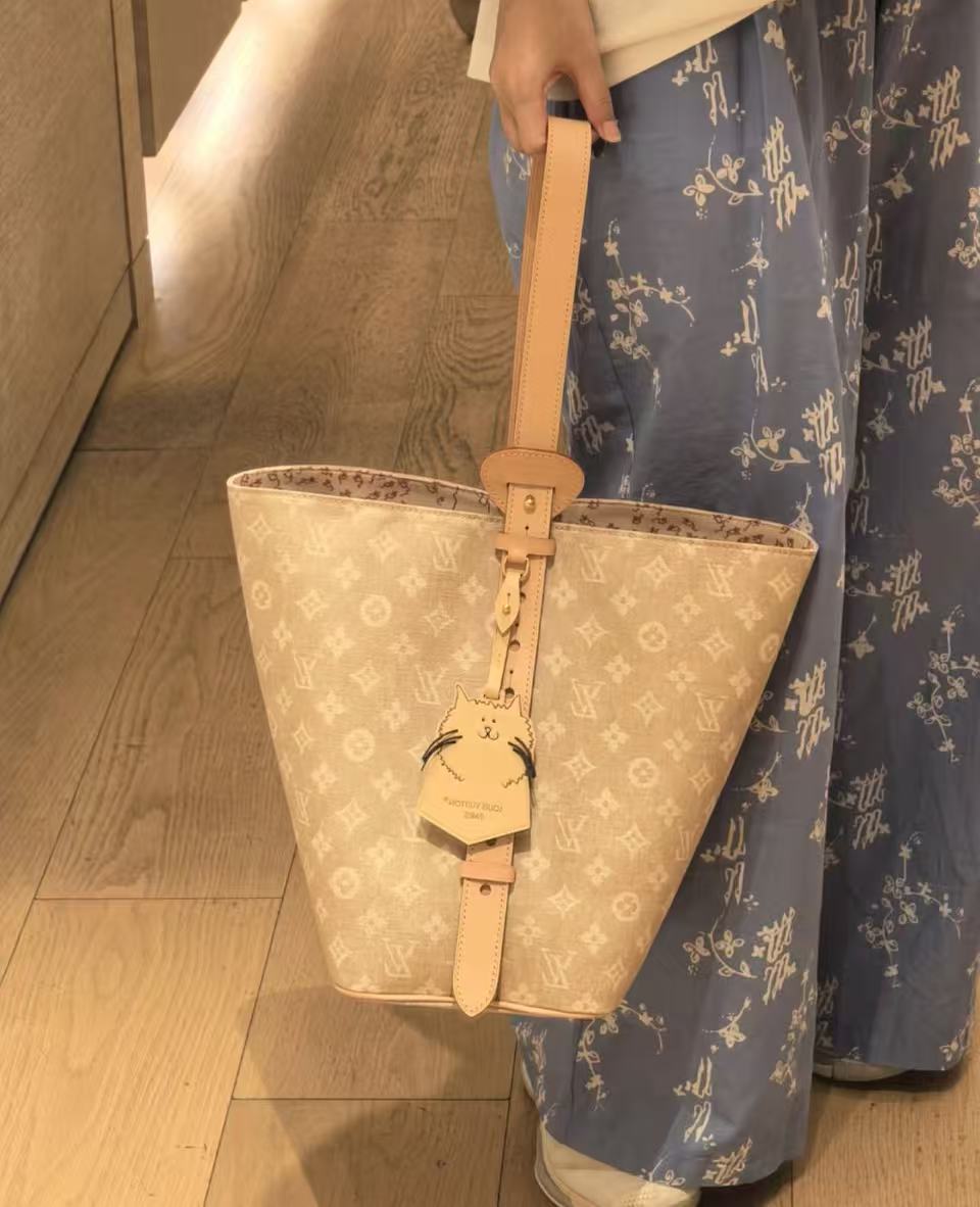 Louis Vuitton  ALL IN貓咪聯名大號手袋 高仿 精品