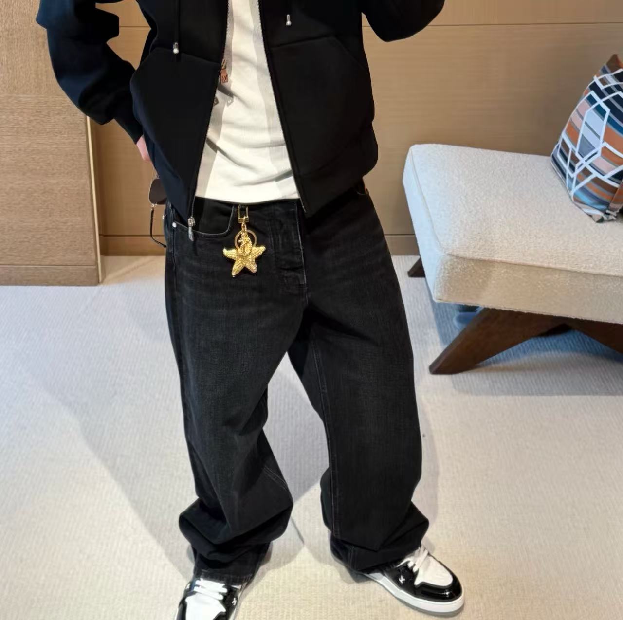 Louis Vuitton 刺繡口袋牛仔長褲 精工 高仿