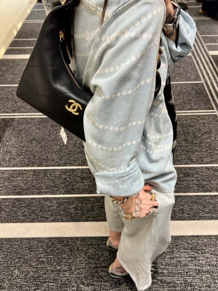 Chanel 25k粗鏈條嬉皮𝐇𝐨𝐛𝐨腋下包 - 精品復刻