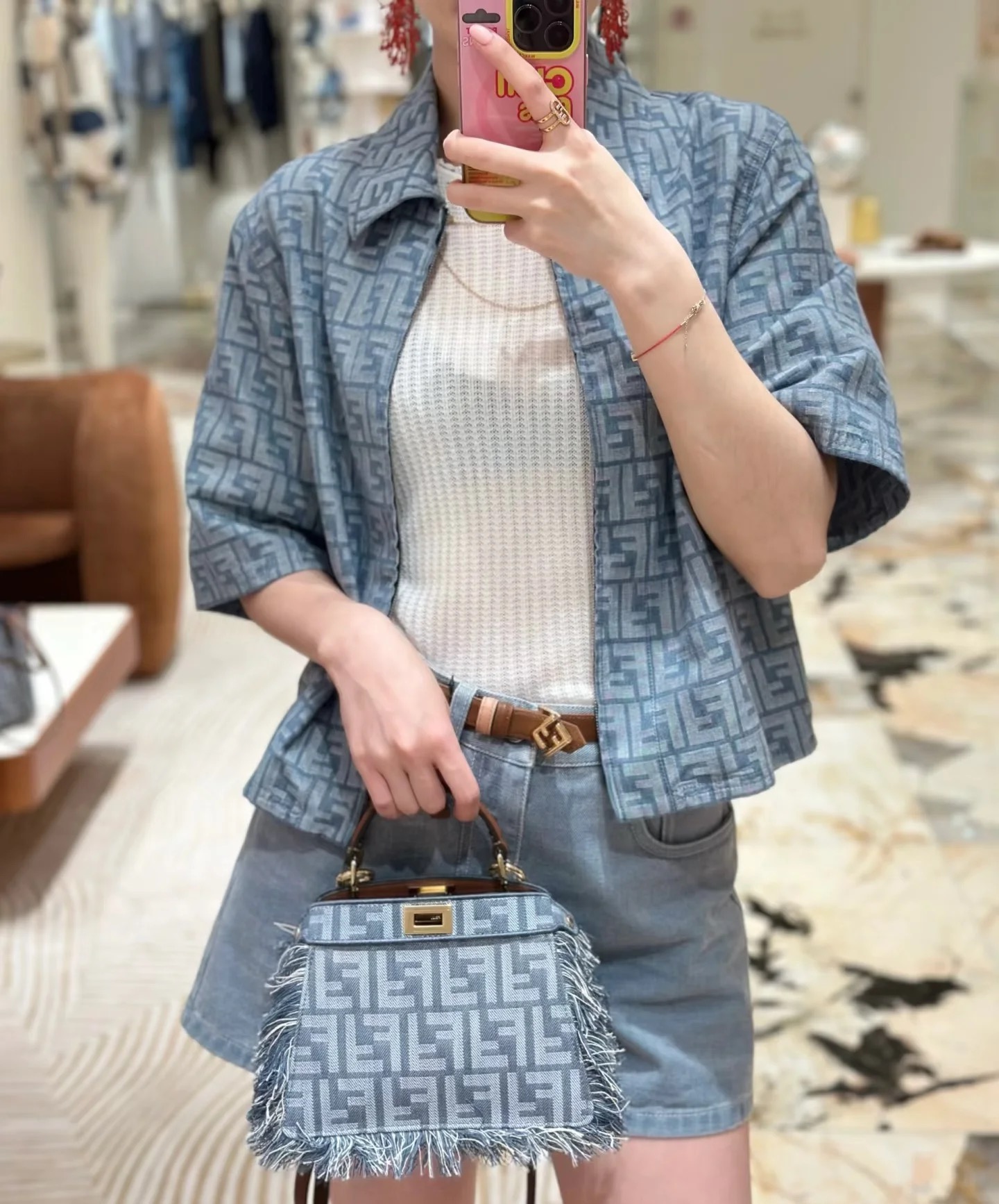 Fendi Peekaboo系列奢侈品牛仔手袋