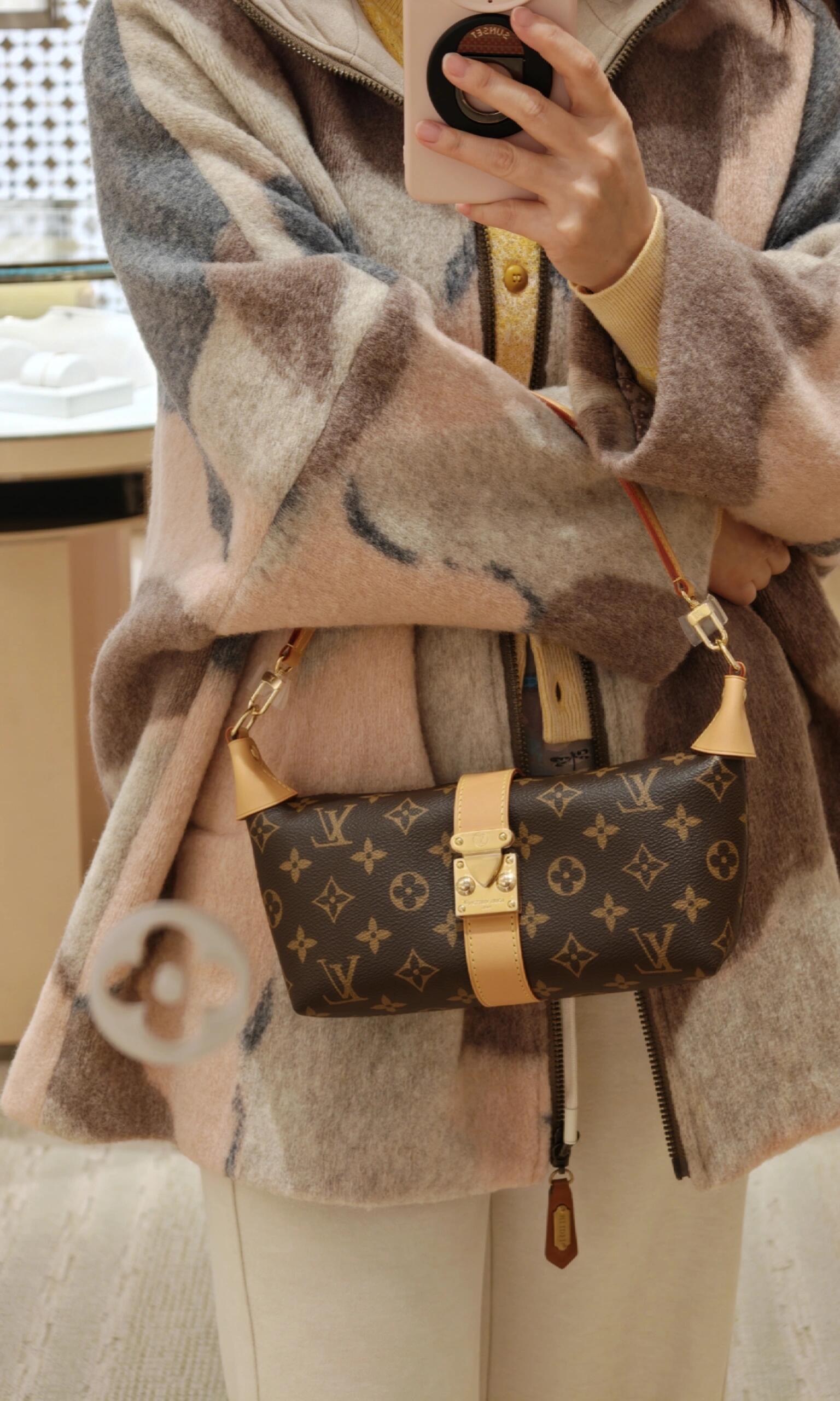 Louis Vuitton POCHETTE MIA 腋下飯盒包 精品 超A