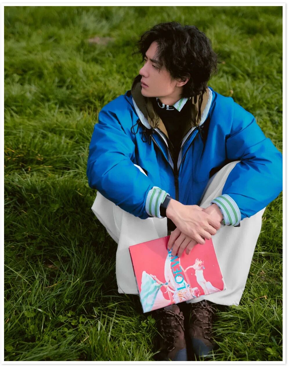 據說這雙鞋被王一博一個人，就撐起了全中國的銷量！