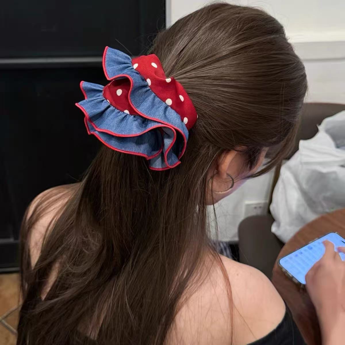 Chanel 藍色布藝拼接紅色髮圈