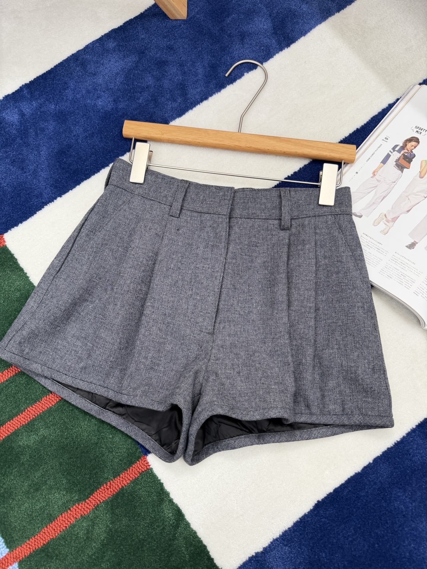 Prada  灰色扭結短褲 精品 高仿 - 5