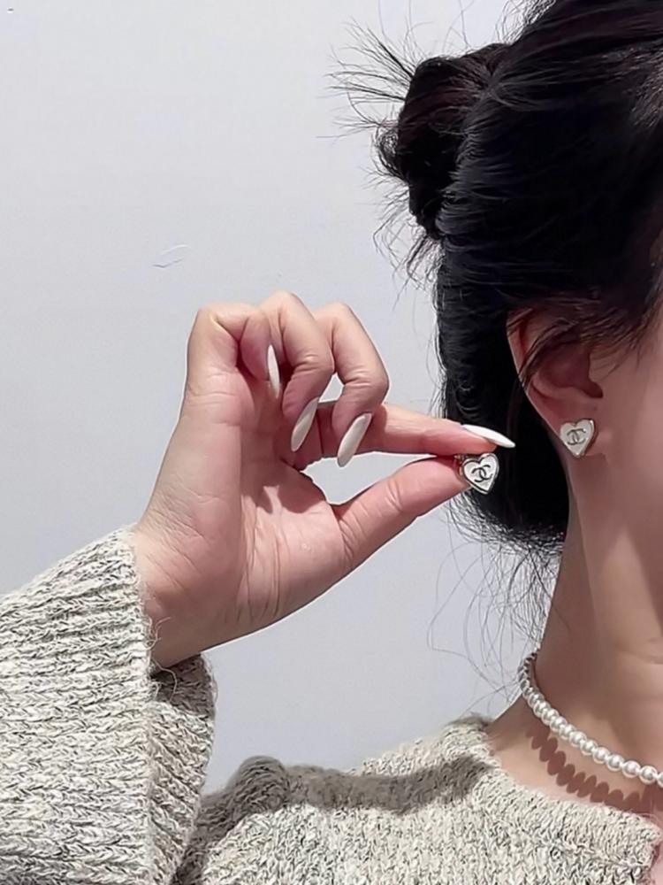 Chanel 25p白愛心耳釘 精品 超A - 7