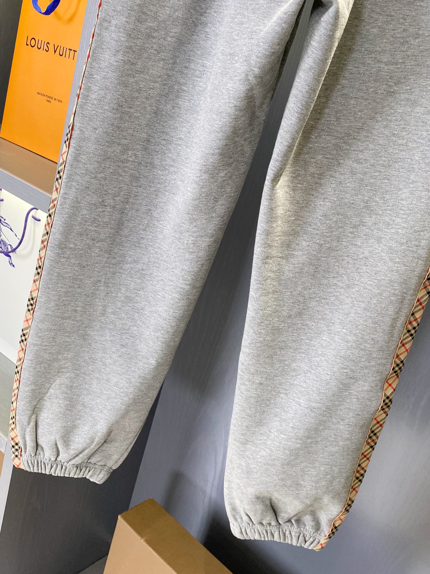 Burberry 側邊格紋裝飾棉質運動褲 精品 1:1 - 24