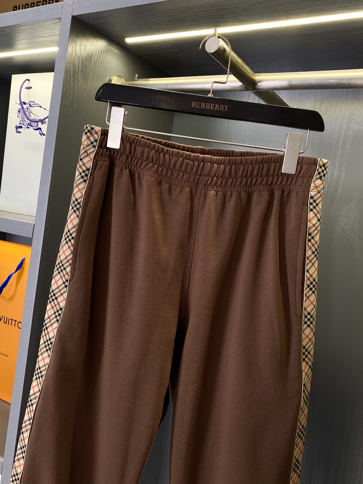 Burberry 側邊格紋裝飾棉質運動褲 精品 1:1 - 27