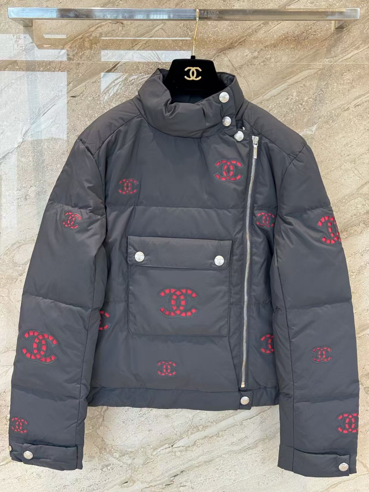 雙十一重磅福利款-Chanel 雙C標誌羽絨外套  – 精品復刻 - 3